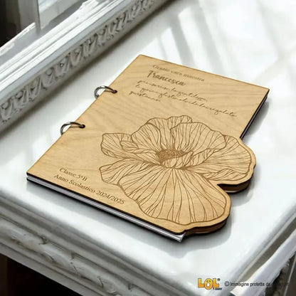 Agenda ad Anelli in Legno per Maestra Personalizzata con Nome e Dedica - Fiore
